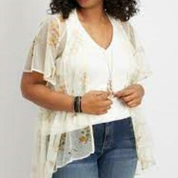 Maurices Tops - Maurices Floral Button Front Kimono Top H11234